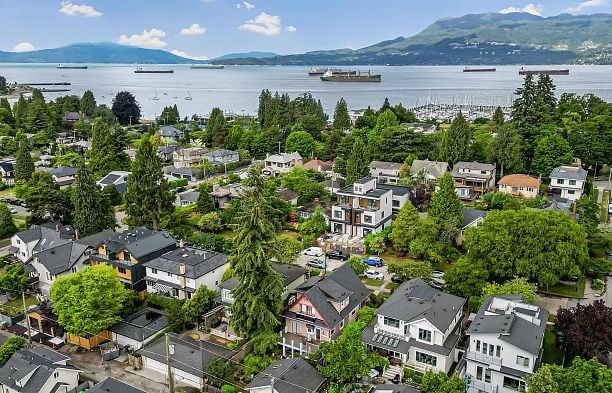 3732 W 2nd Avenue Point Grey