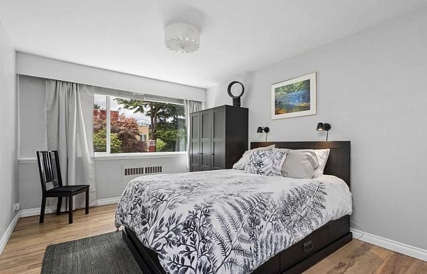 207 2494 Cornwall Avenue Kitsilano