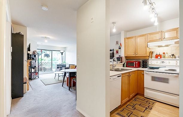 306 2929 W 4th Avenue Kitsilano
