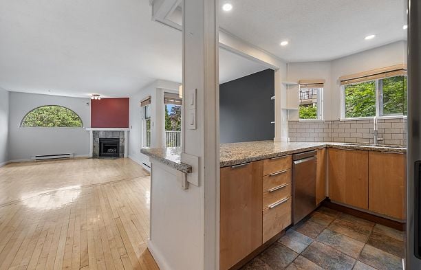201 1868 W 8th Avenue Kitsilano