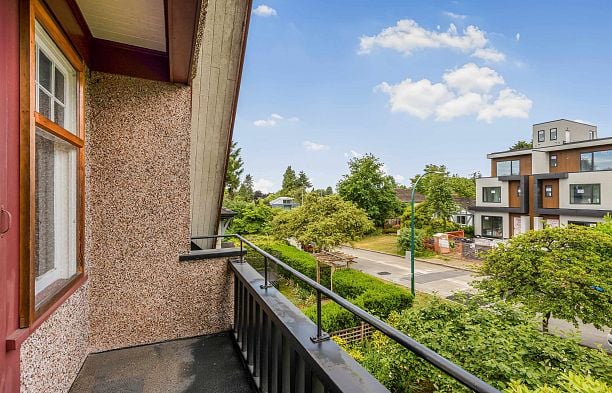 3732 W 2nd Avenue Point Grey