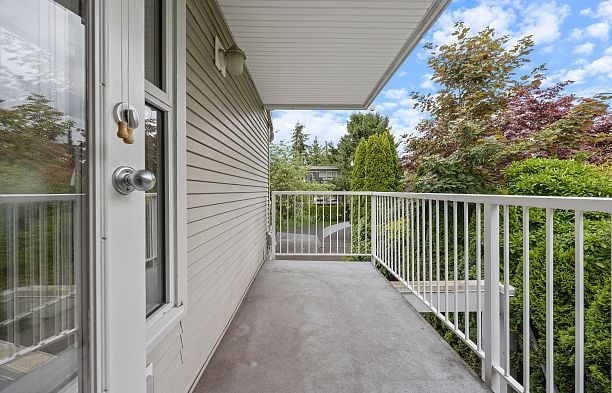 201 1868 W 8th Avenue Kitsilano