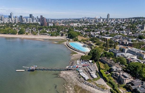 207 2494 Cornwall Avenue Kitsilano