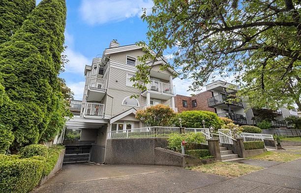 201 1868 W 8th Avenue Kitsilano