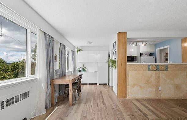 207 2494 Cornwall Avenue Kitsilano