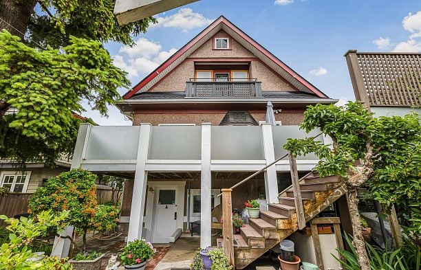 3732 W 2nd Avenue Point Grey