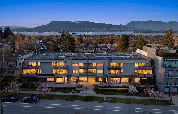 207 3663 W 16 Avenue Point Grey