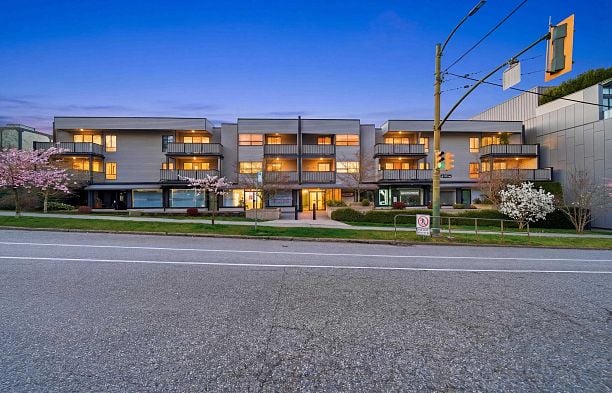 207 3663 W 16 Avenue Point Grey