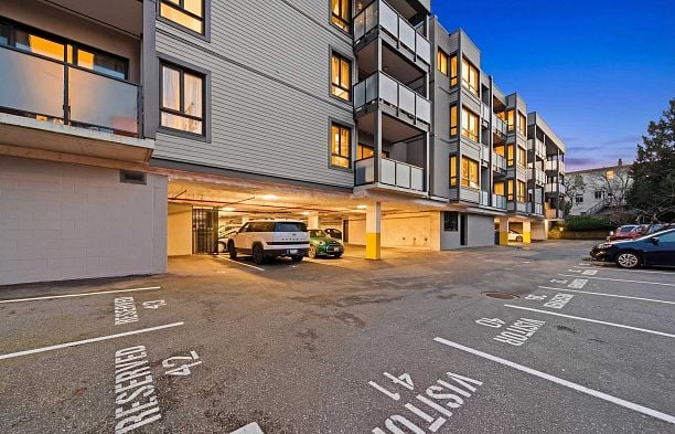 207 3663 W 16 Avenue Point Grey