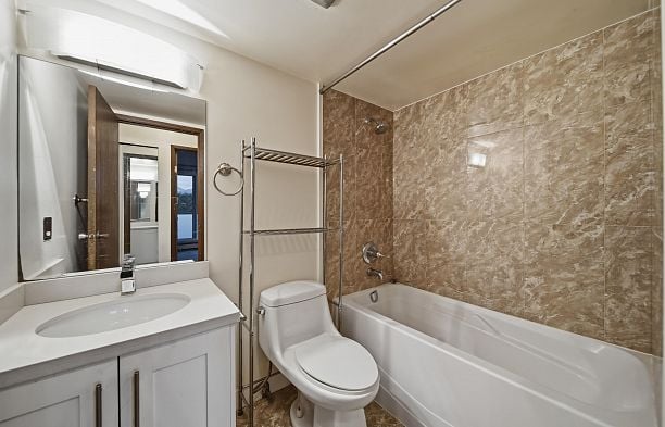 207 3663 W 16 Avenue Point Grey