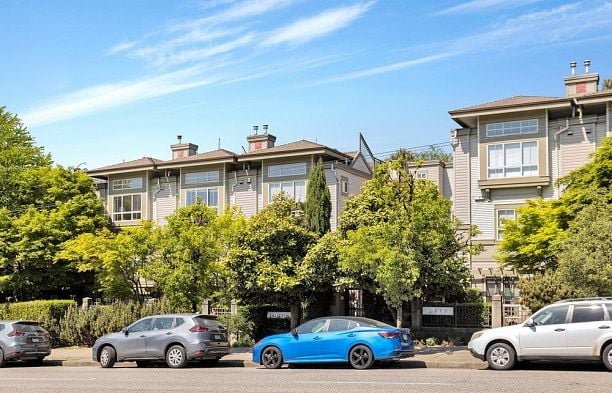 26 2375 W Broadway Kitsilano