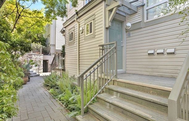 26 2375 W Broadway Kitsilano