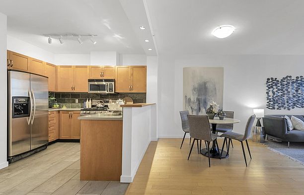 110 2263 Redbud Lane Kitsilano
