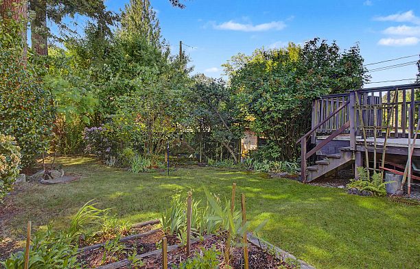 2812 W 33rd Avenue MacKenzie Heights