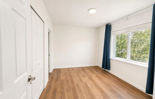6457 Ontario Street Oakridge VW
