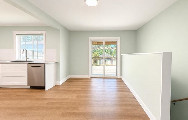 6457 Ontario Street Oakridge VW