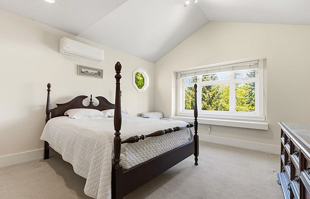 4188 Balaclava Street MacKenzie Heights