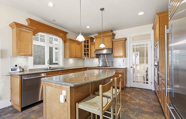 4188 Balaclava Street MacKenzie Heights