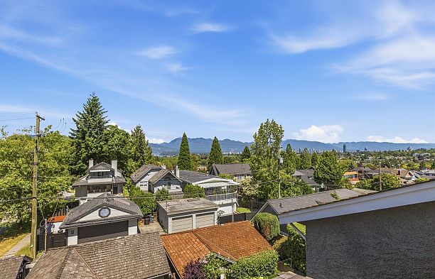 4188 Balaclava Street MacKenzie Heights