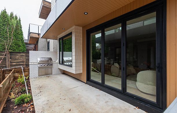 2 475 W 20th Avenue Cambie