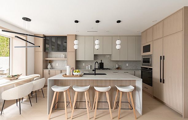 2 475 W 20th Avenue Cambie