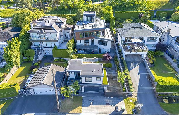 2863 W King Edward Avenue Arbutus