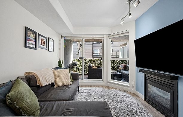 208 988 W 21st Avenue Cambie