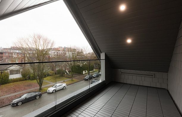 1 419 W 23rd Avenue Cambie