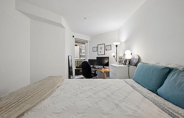 208 988 W 21st Avenue Cambie