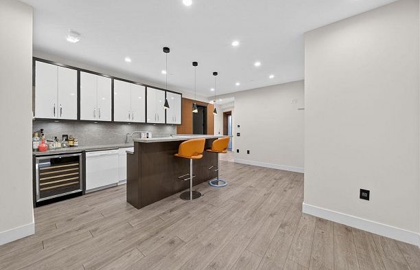 2863 W King Edward Avenue Arbutus