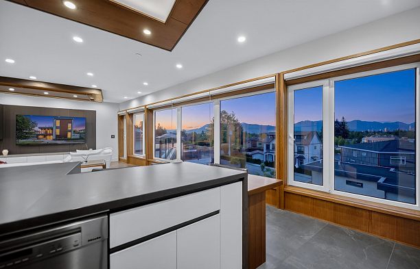 2863 W King Edward Avenue Arbutus