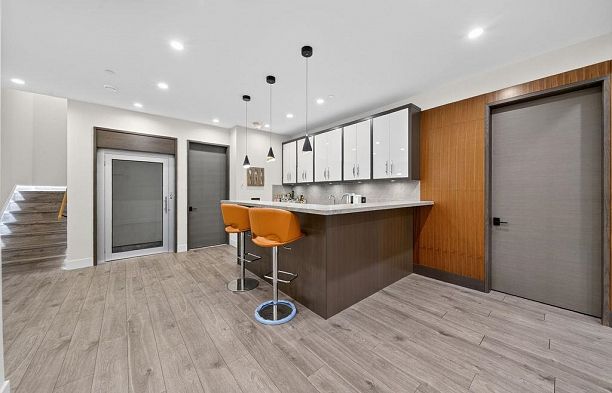2863 W King Edward Avenue Arbutus