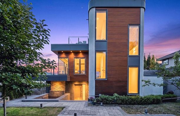 2863 W King Edward Avenue Arbutus
