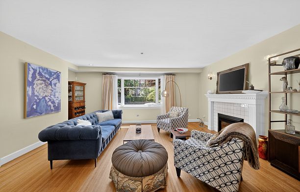 2953 W 35th Avenue MacKenzie Heights