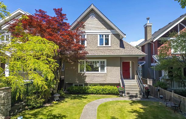 2953 W 35th Avenue MacKenzie Heights