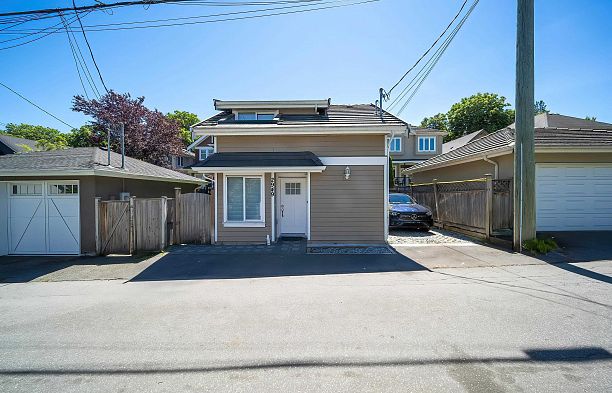 2953 W 35th Avenue MacKenzie Heights