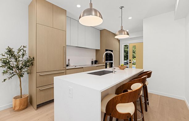 4805 Laurel Street Cambie