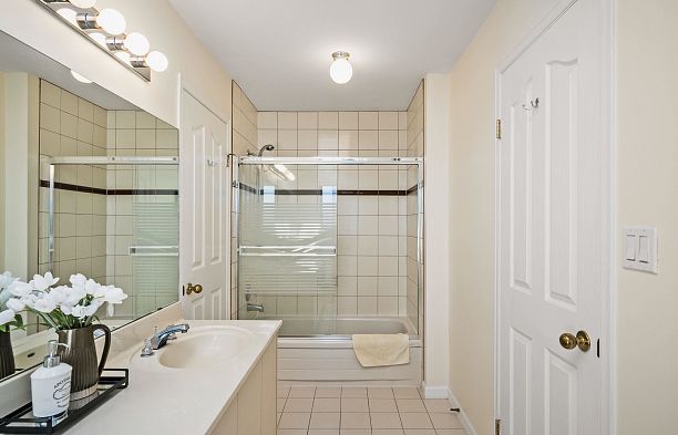 455 W 26th Avenue Cambie