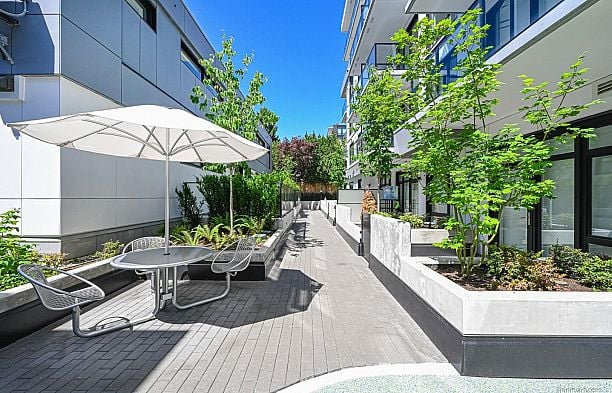 207 6859 Cambie Street South Cambie