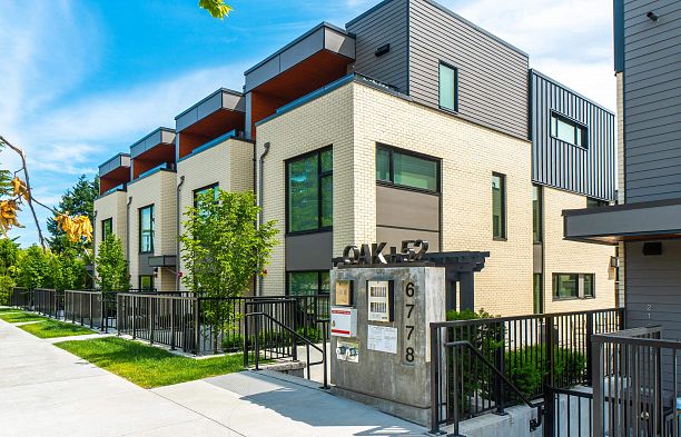 12 6778 Oak Street South Cambie