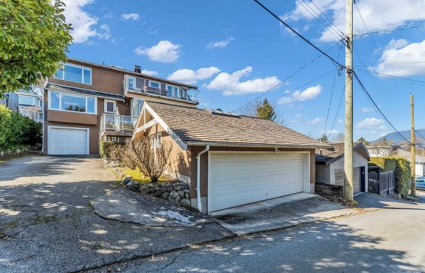 4389 Locarno Crescent Point Grey