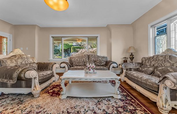 4389 Locarno Crescent Point Grey