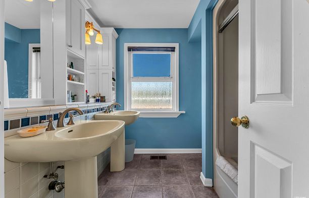 4389 Locarno Crescent Point Grey