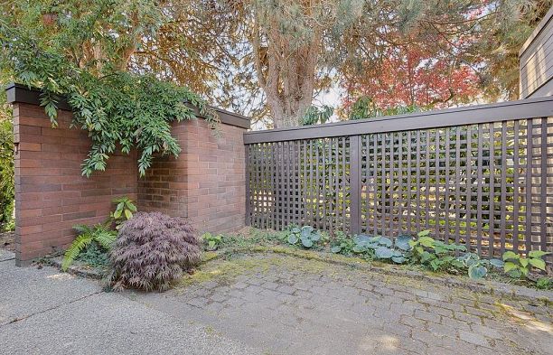6597 Pinehurst Drive South Cambie