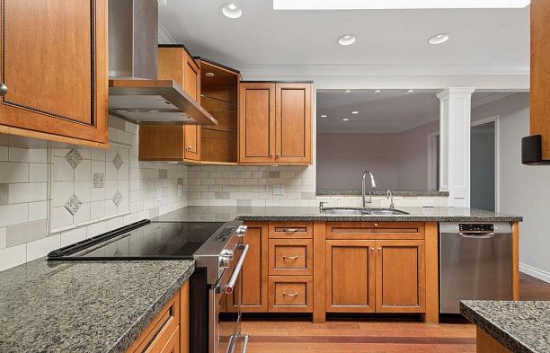 6597 Pinehurst Drive South Cambie