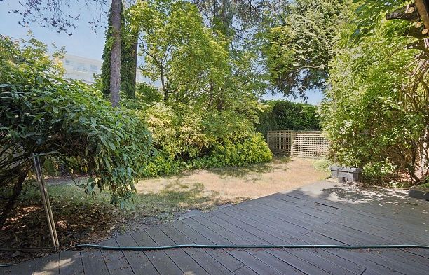 6597 Pinehurst Drive South Cambie