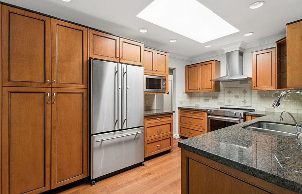 6597 Pinehurst Drive South Cambie
