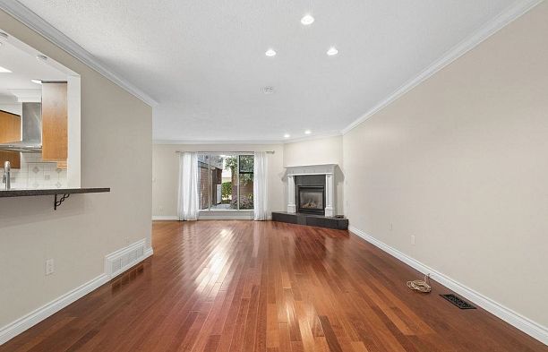 6597 Pinehurst Drive South Cambie