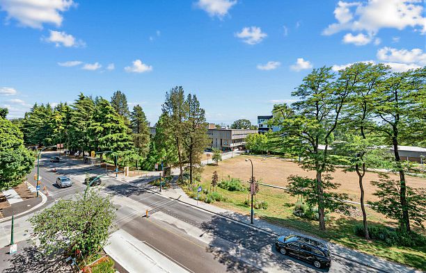 504 6485 Manitoba Street Oakridge VW