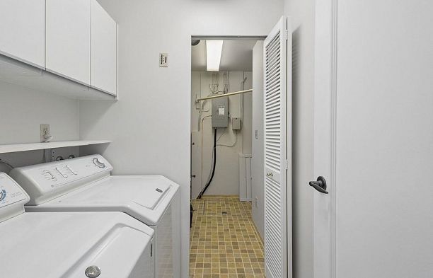 6597 Pinehurst Drive South Cambie